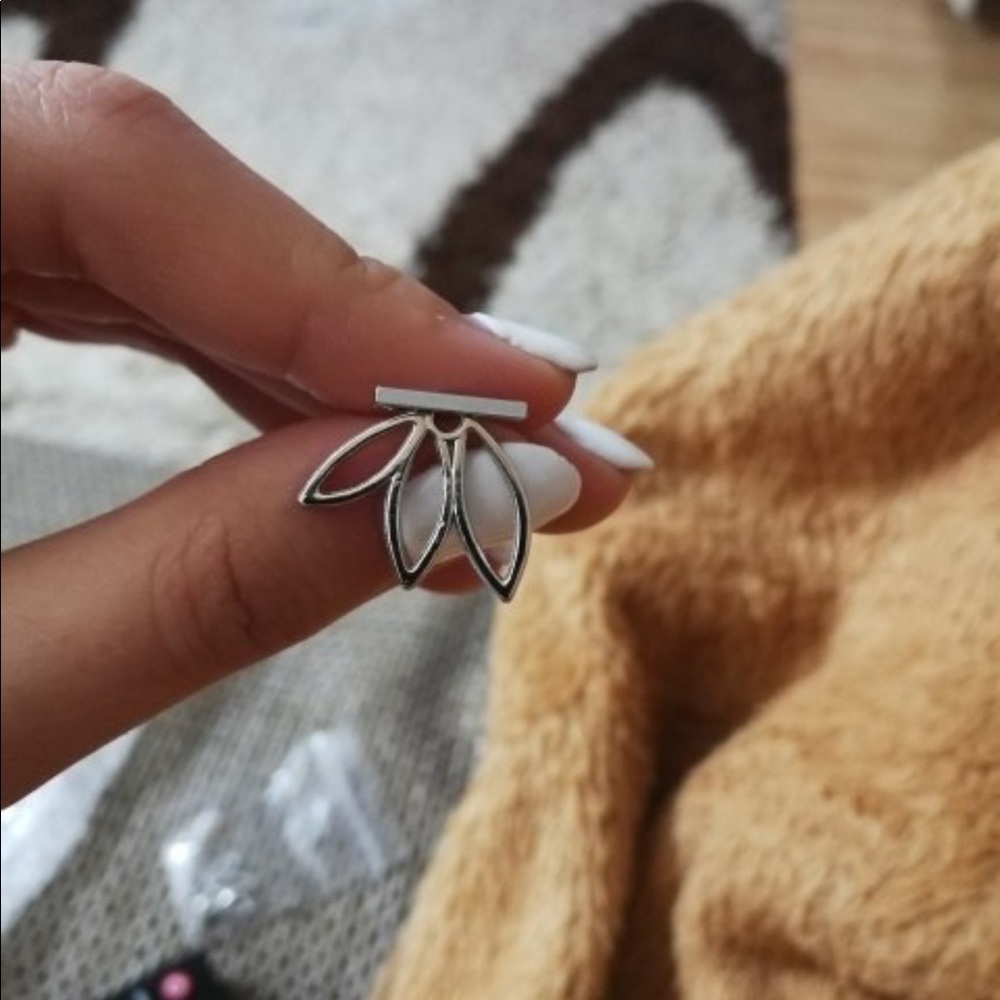 Flower Bar Stud (Gold)